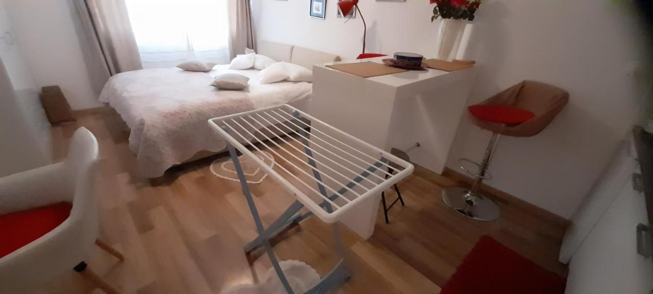 Klara Studio Apartman Split Exterior photo